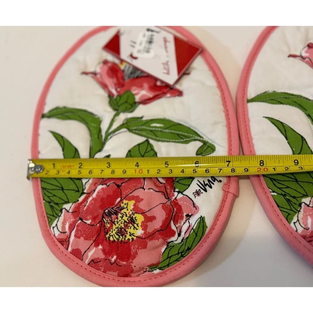 NWT Vera Neumann Camellia Floral Pot Holders Set of‎ 2 Quilted Cotton